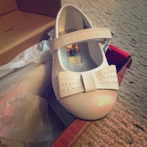 White patent Mary Jane size 5 shoe